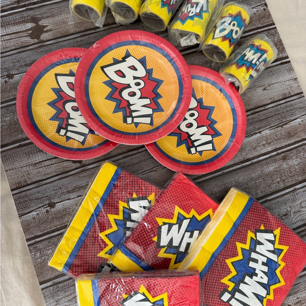 SUPERHERO Comic Book Party Supplies Set